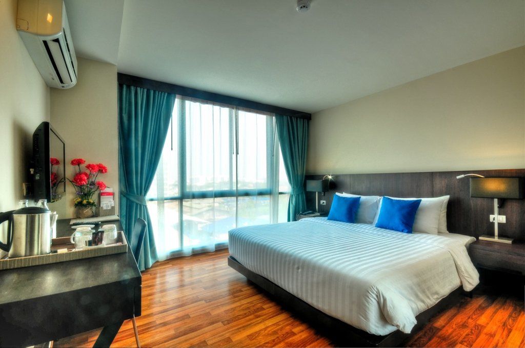 Mida Hotel Ngamwongwan - SHA Plus Nonthaburi Bagian luar foto