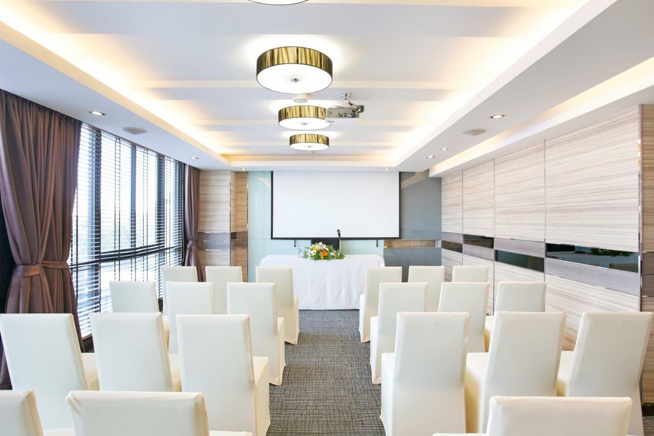 Mida Hotel Ngamwongwan - SHA Plus Nonthaburi Bagian luar foto